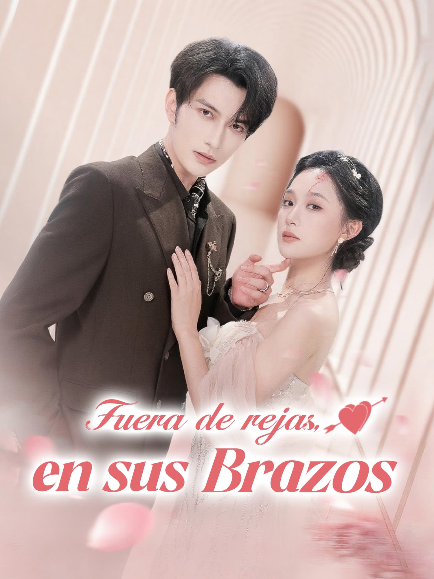 Fuera de rejas, en sus brazos