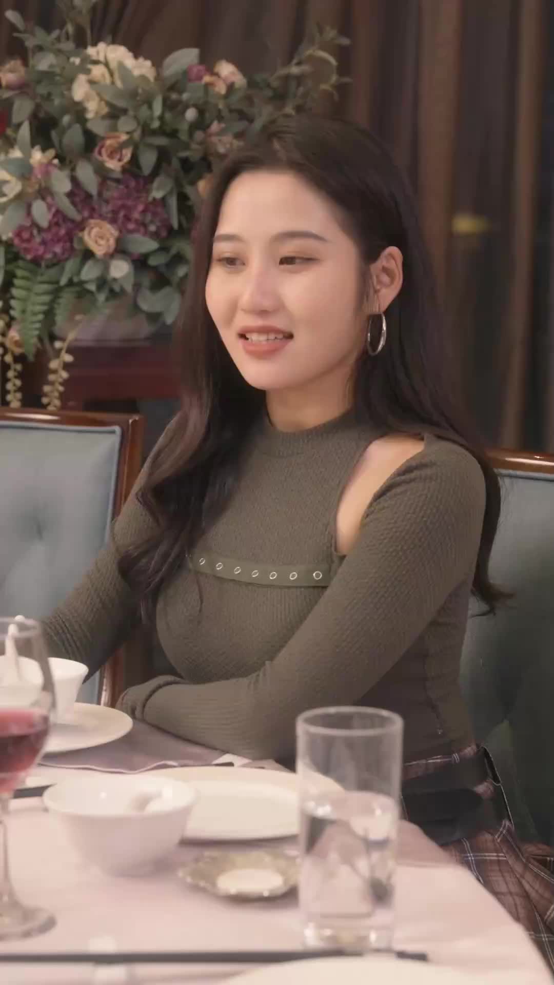 Thần Y Xuống Núi, Bạn Thân Của Vị Hôn Thê Lại Theo Đuổi Tôi EP.44