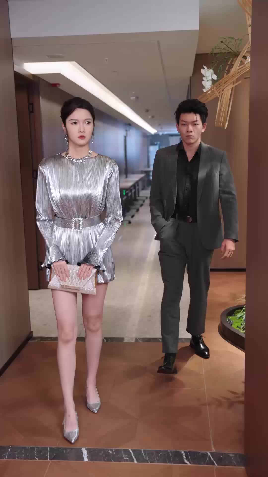 穿成炮灰女配，蔺总全家有救了 EP.9