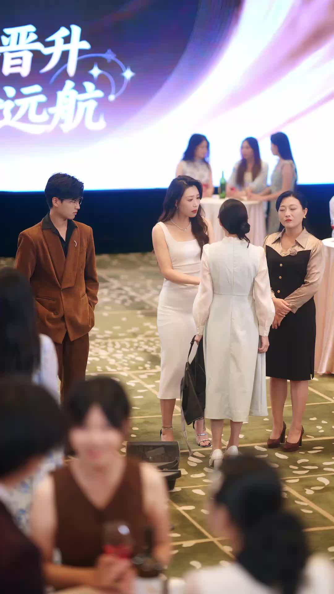 Aşkın Bıçak Savaşı EP.12