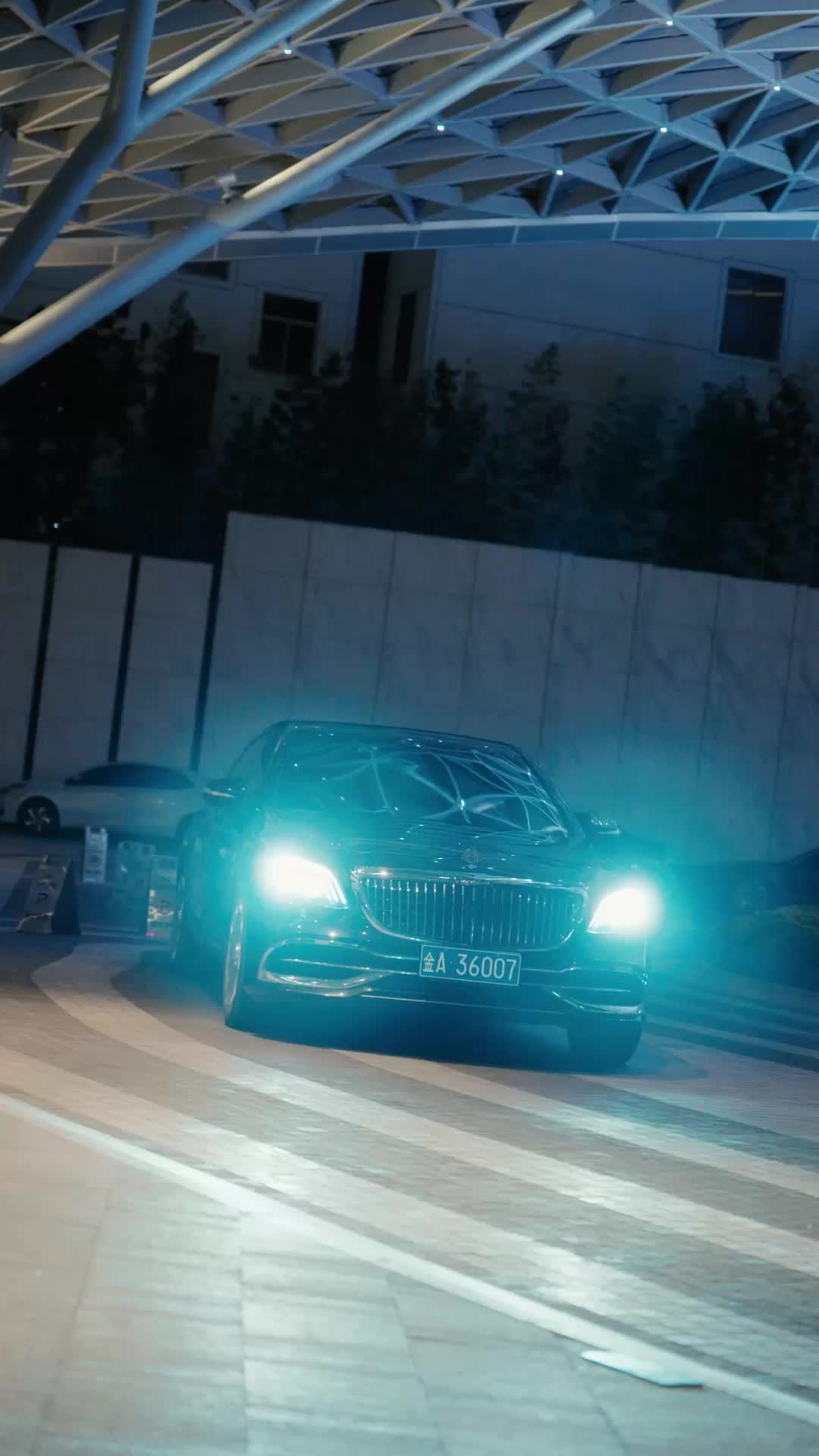 除了上班还可以恋爱 EP.1