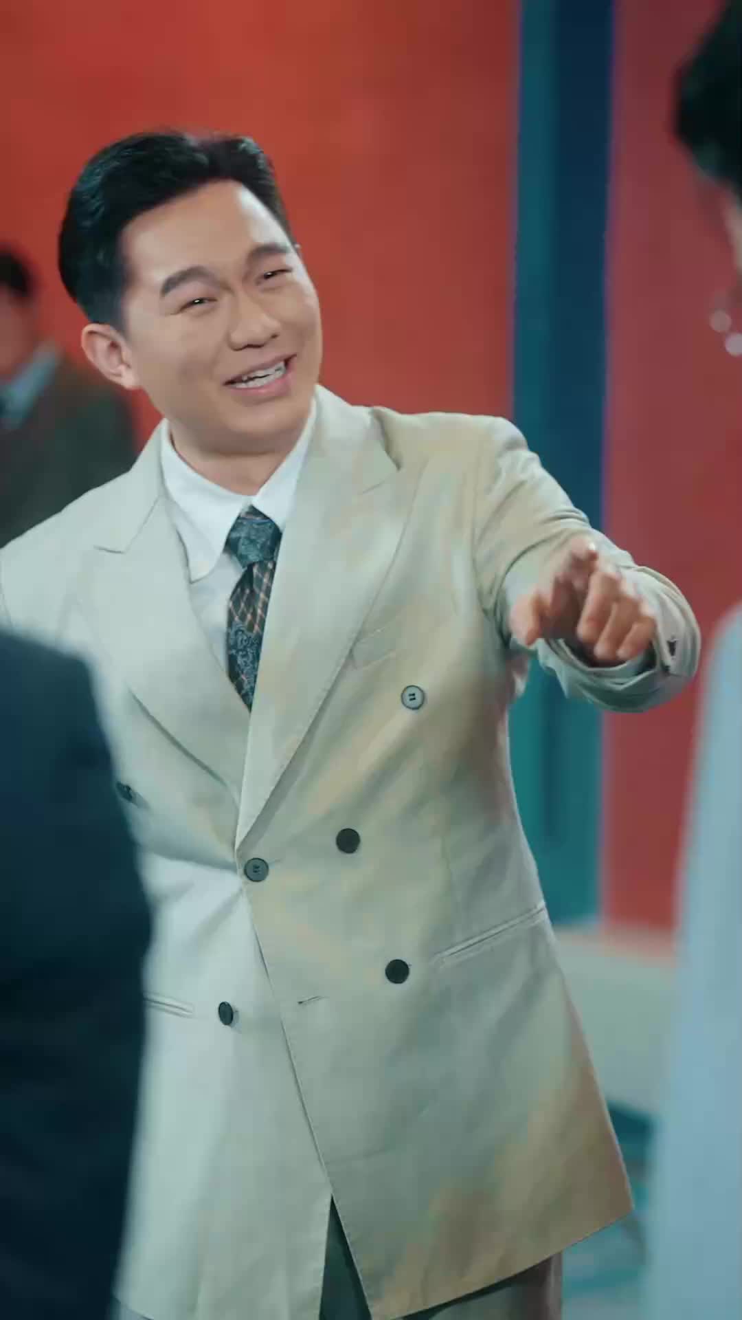 Tỷ phú trong bộ đồng phục EP.48