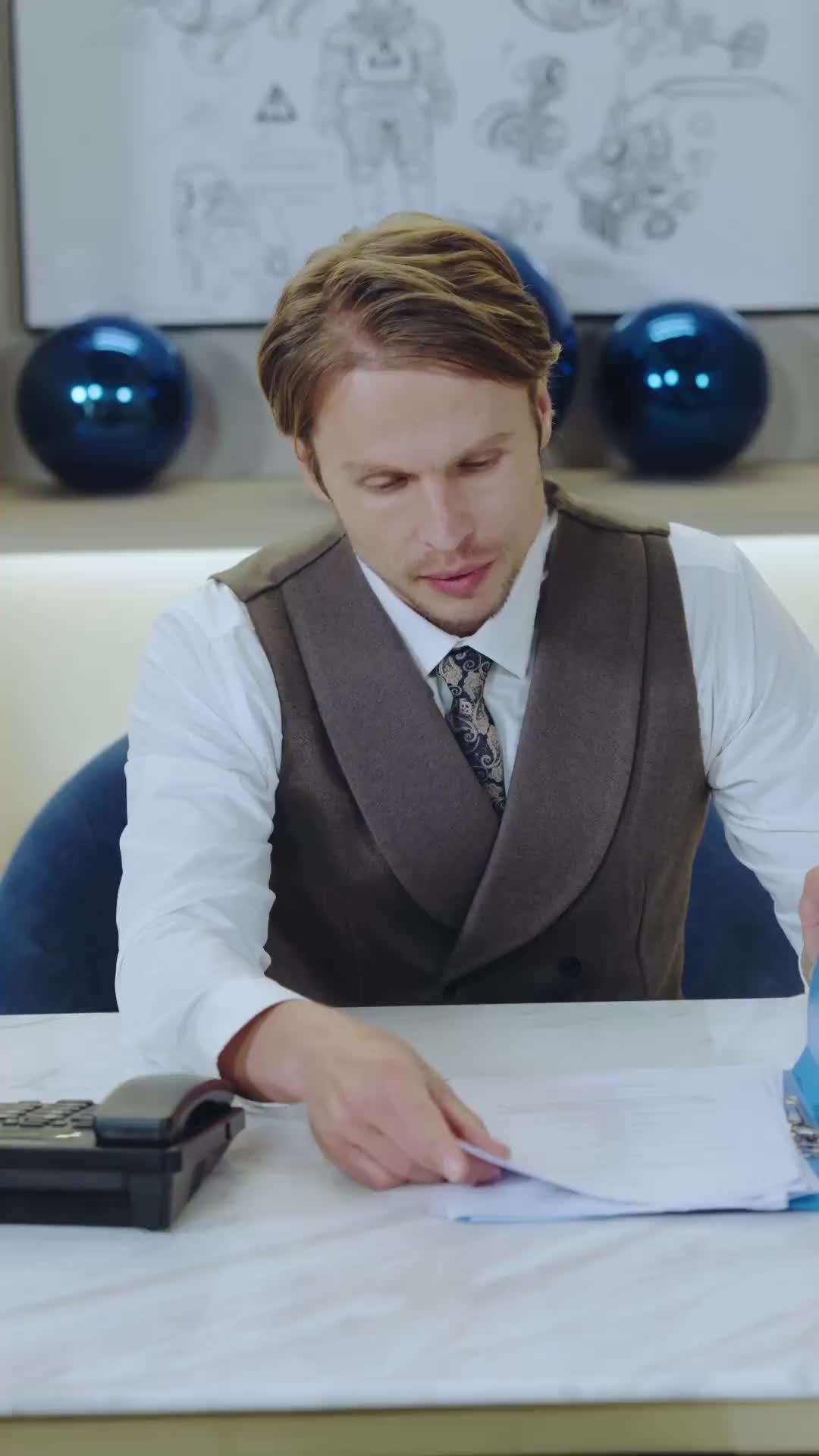 Mang Thai Bỏ Trốn, Tổng Tài Phát Điên EP.13