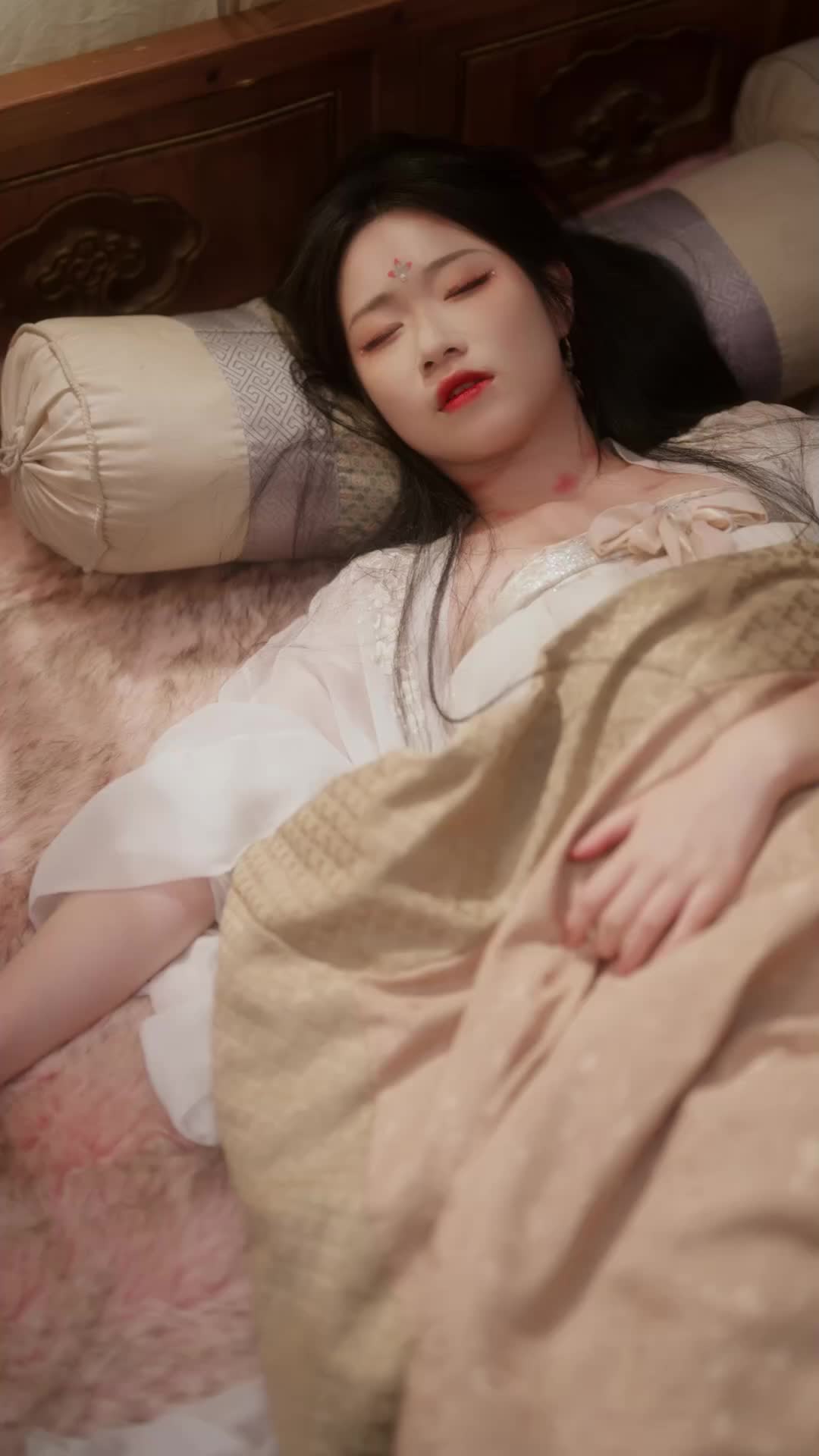 Lụa Quyền Lực, Mặt Nạ Tình Yêu EP.3