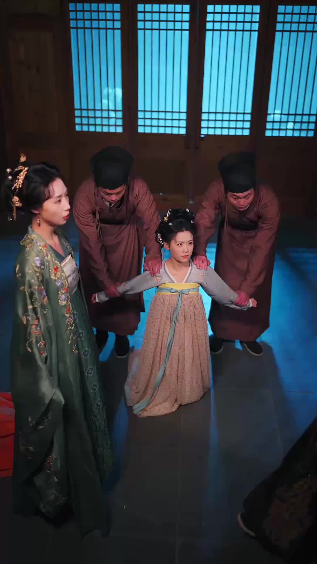 خلف أسوار القصر EP.10