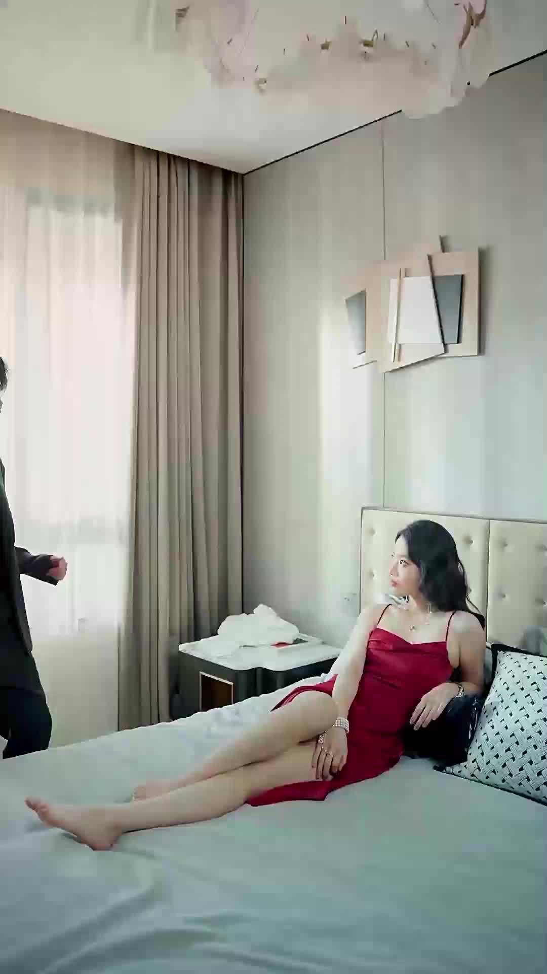 强势锁婚，傲娇总裁别想跑 EP.1