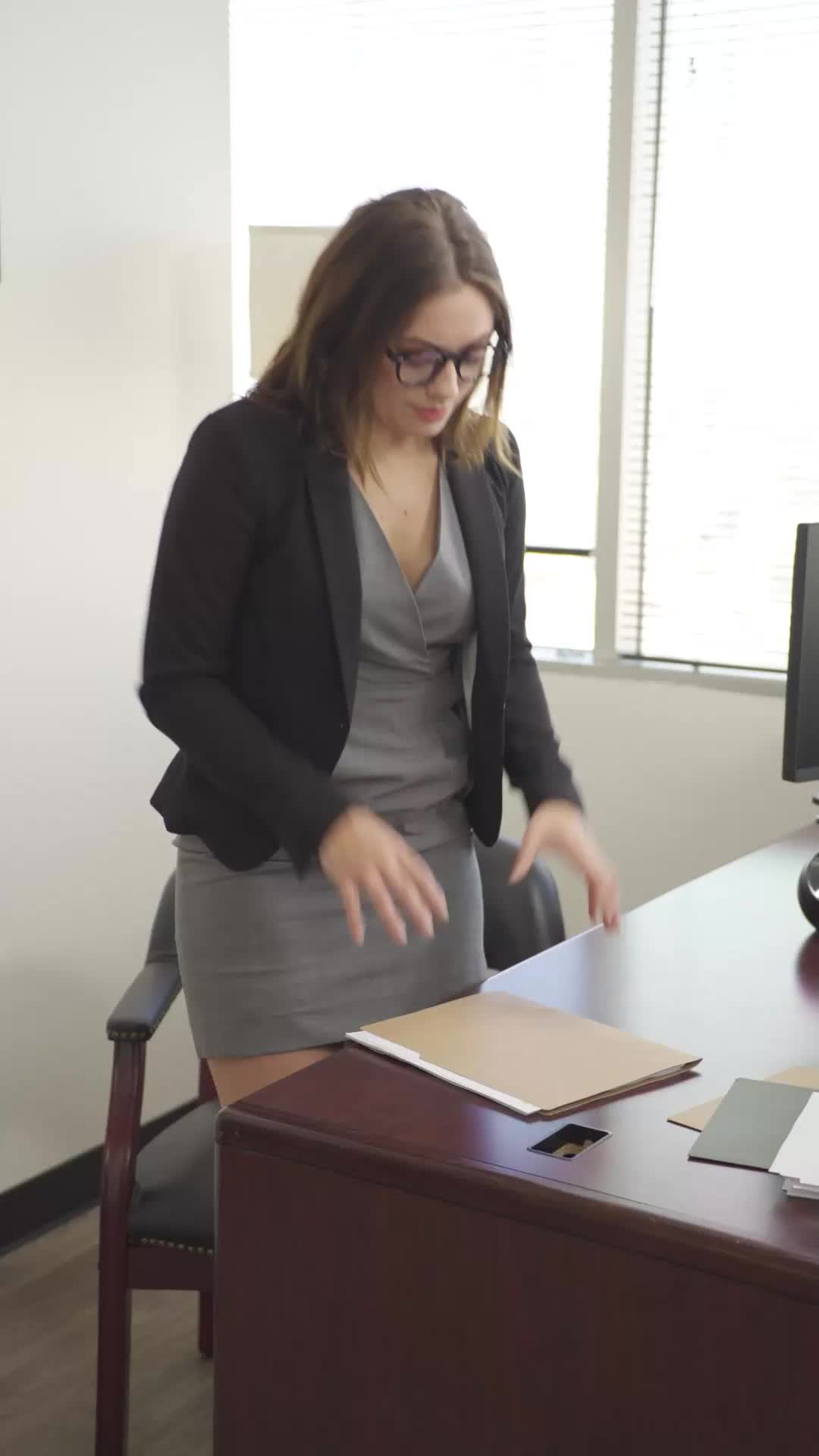 CEO Dingin Terpikat Cinta EP.8