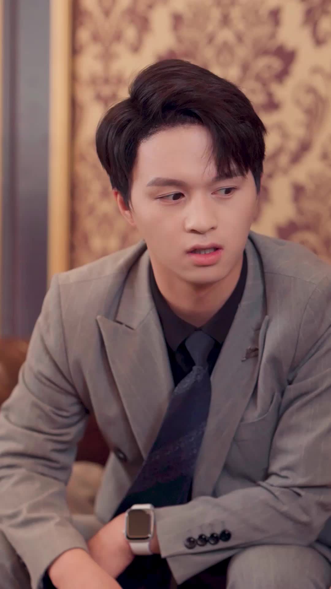 绑定暴富系统后霸总恋爱脑了 EP.10