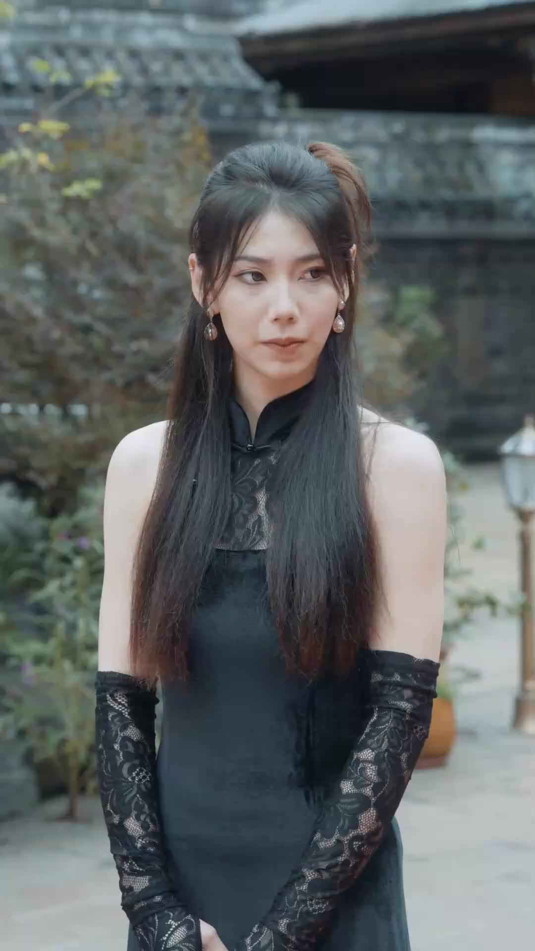 Thần Y Xuống Núi, Bạn Thân Của Vị Hôn Thê Lại Theo Đuổi Tôi EP.11