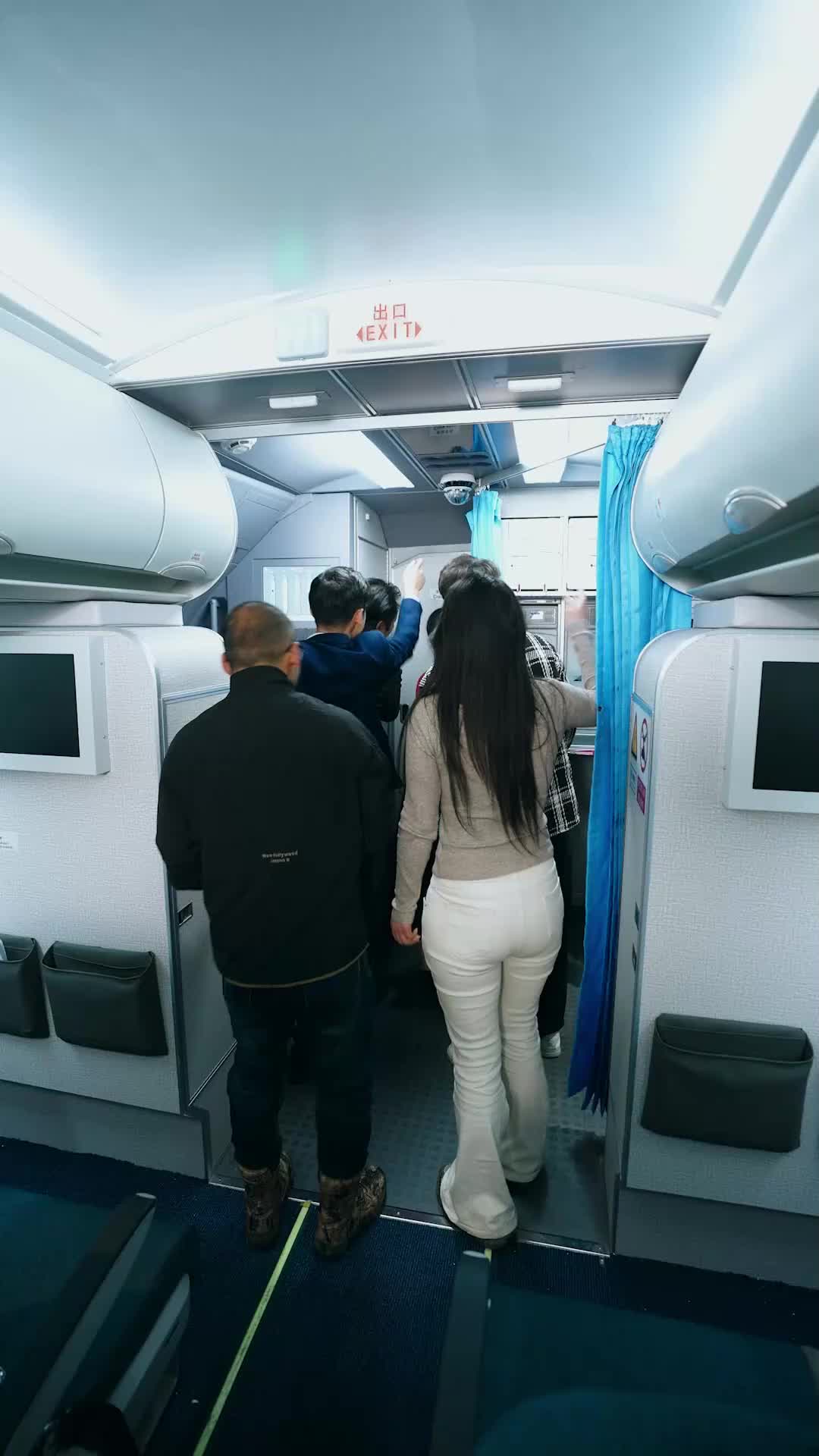 Cô Bé Phi Công Thần Kỳ EP.24