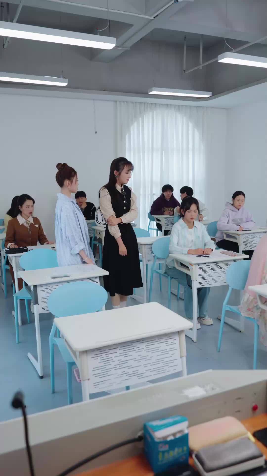 校花偷聽我心聲後，我綁定了修改心聲系統 EP.2