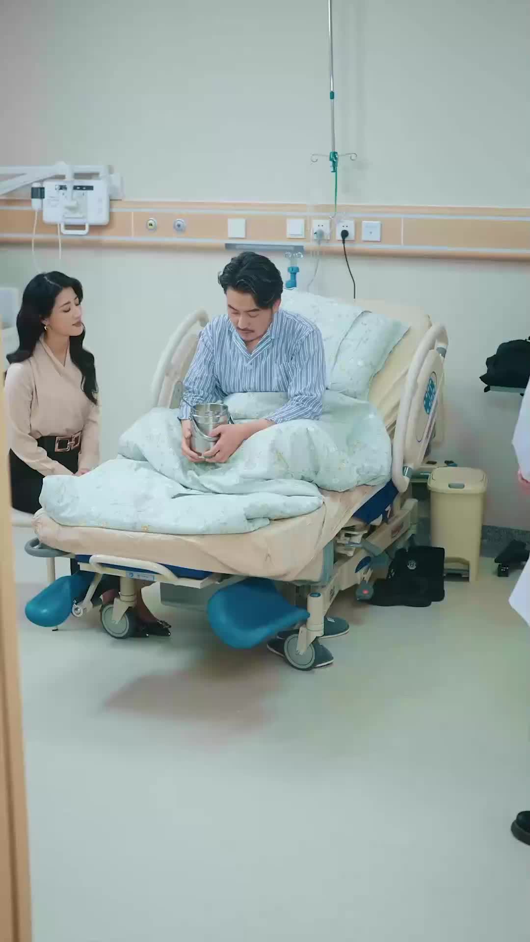 Tỷ phú trong bộ đồng phục EP.6