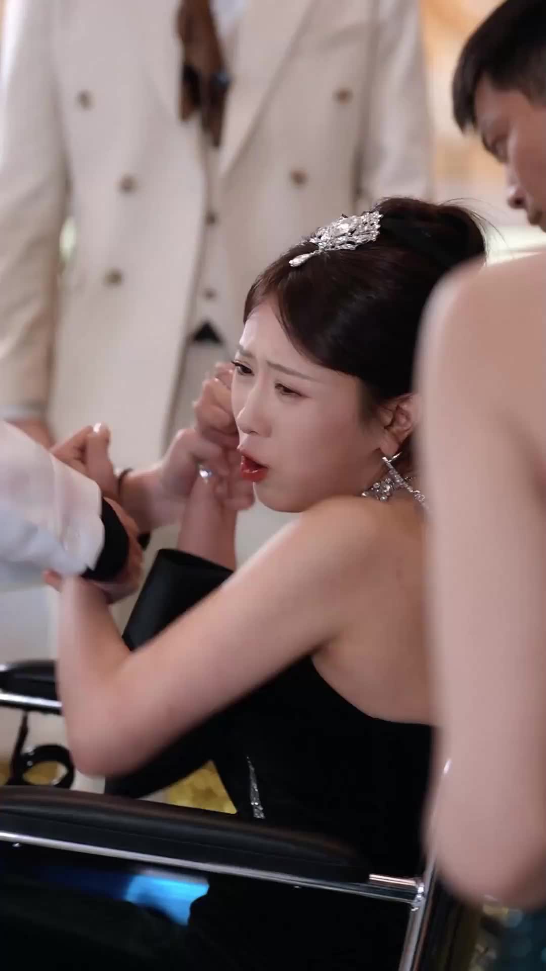 หาสามีรวยให้ตัวเองในงานเลี้ยงหย่า EP.10