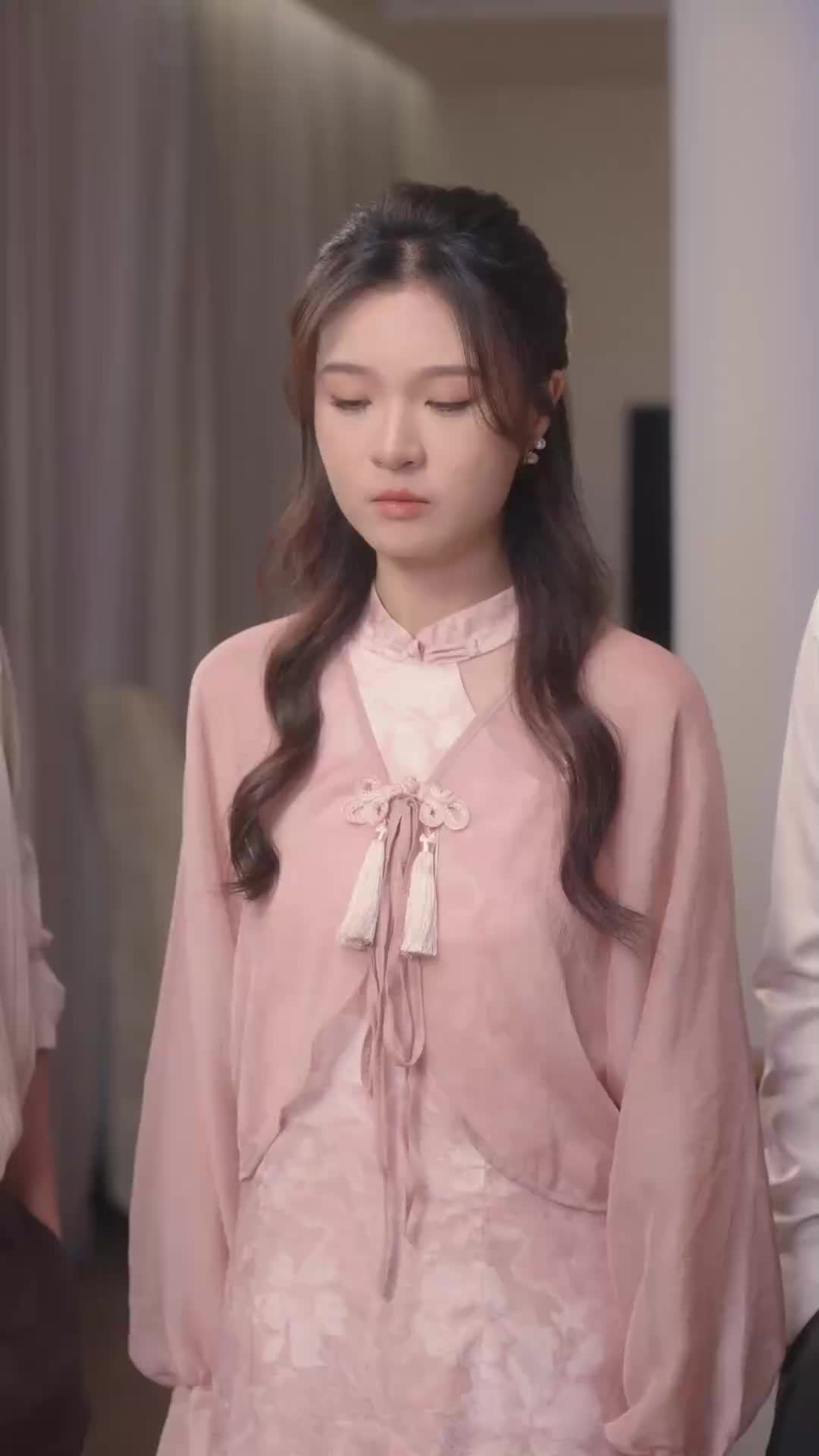 Thần Y Xuống Núi, Bạn Thân Của Vị Hôn Thê Lại Theo Đuổi Tôi EP.50