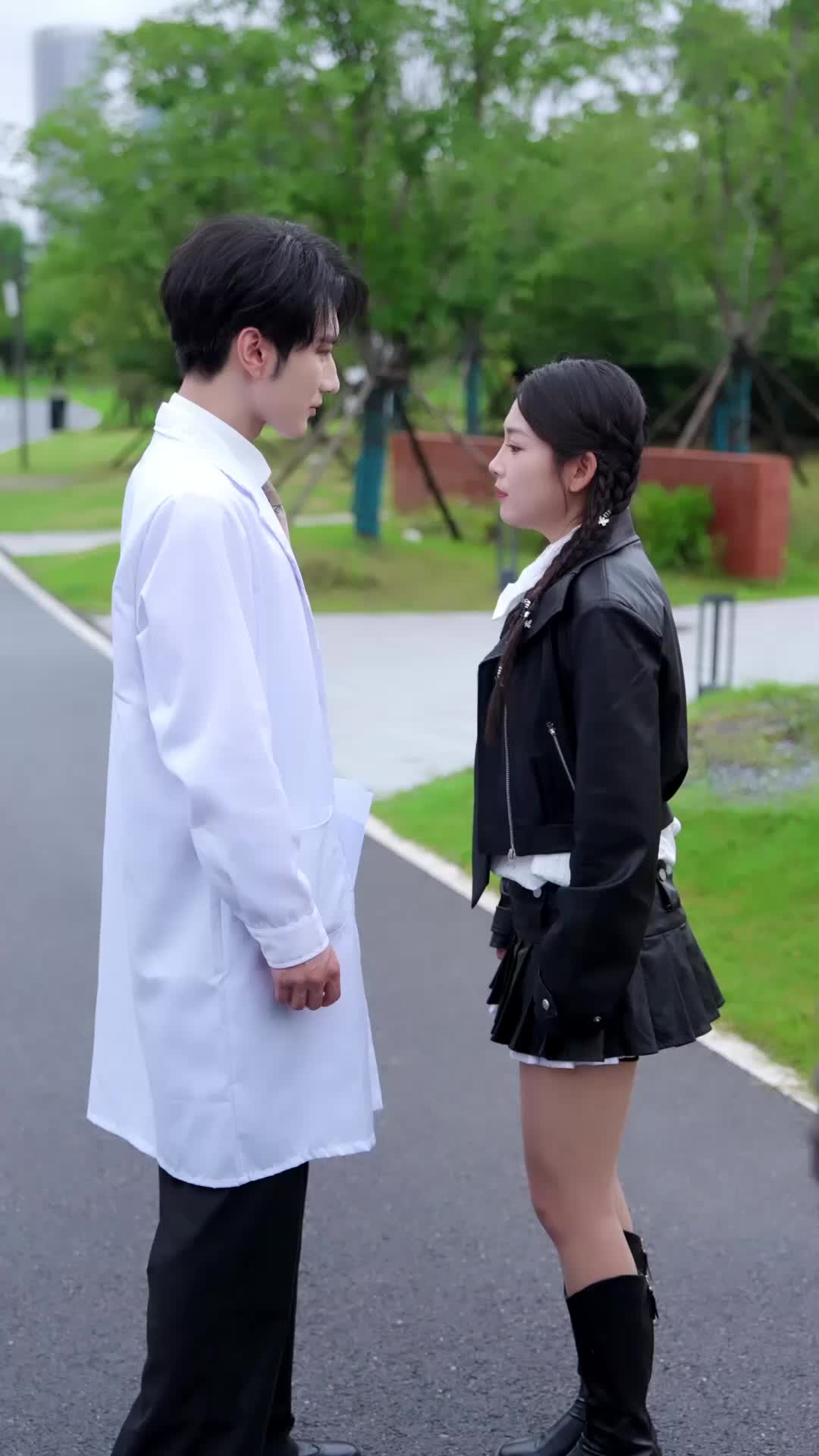 闪婚夫人竟是帮派大小姐 EP.2