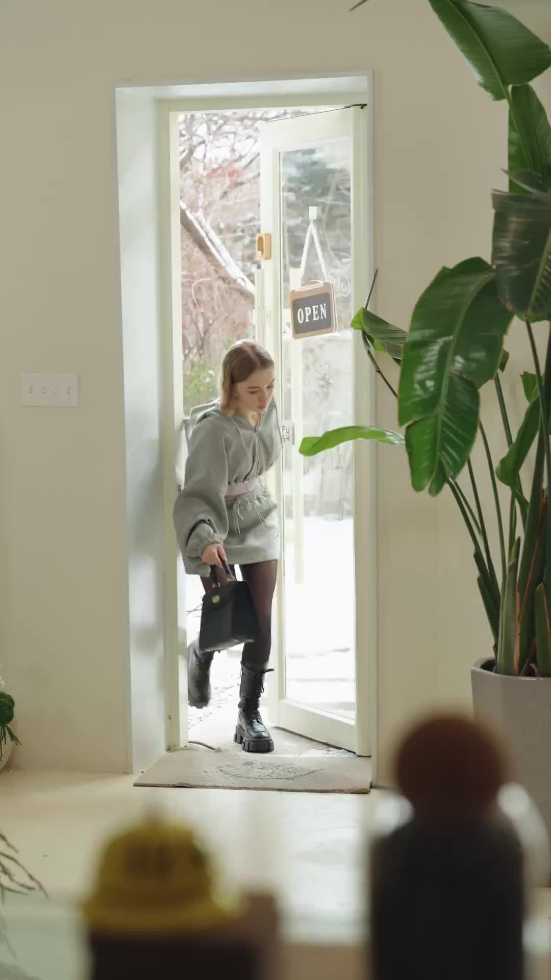 Mang Thai Bỏ Trốn, Tổng Tài Phát Điên EP.15