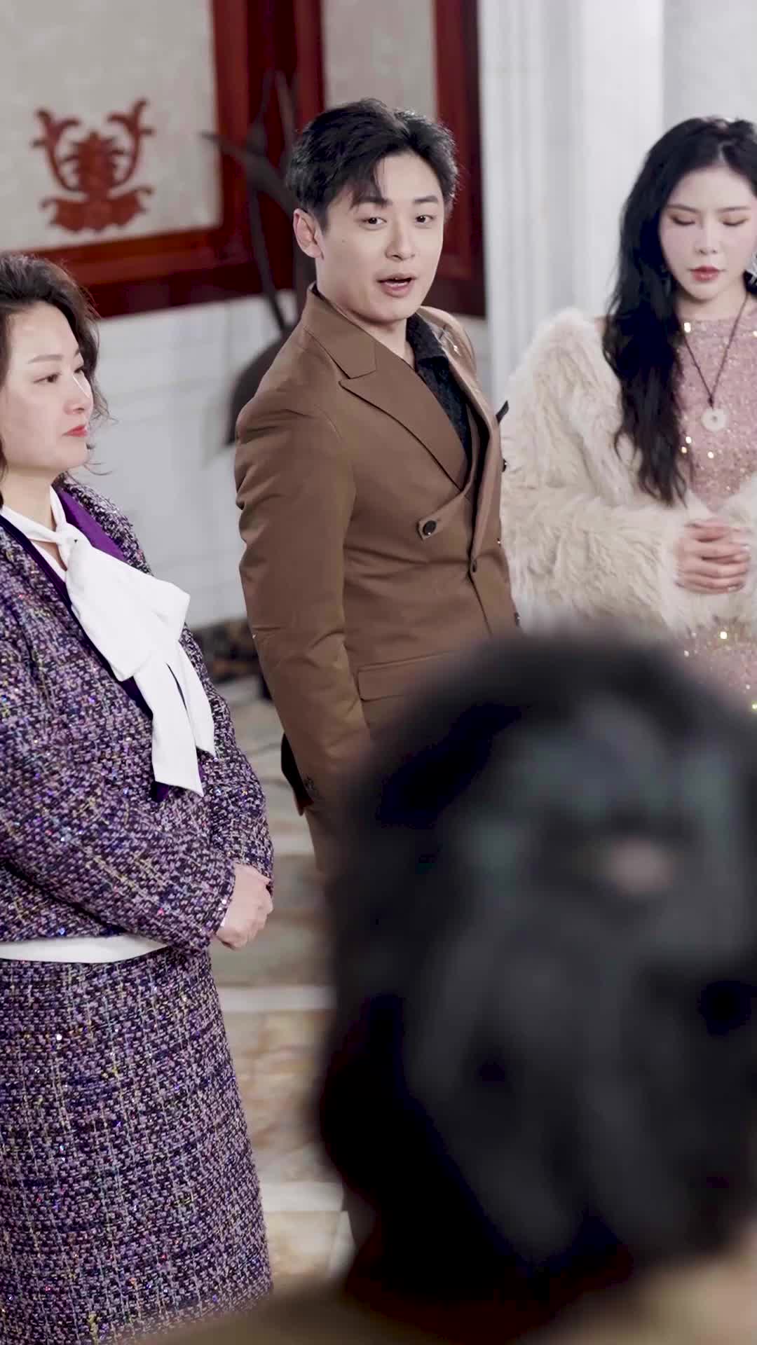 หลังจากทิ้งผู้ชายเหี้ยๆ พี่ชายที่รวยสุดสามคนมาพาฉันกลับบ้าน EP.6