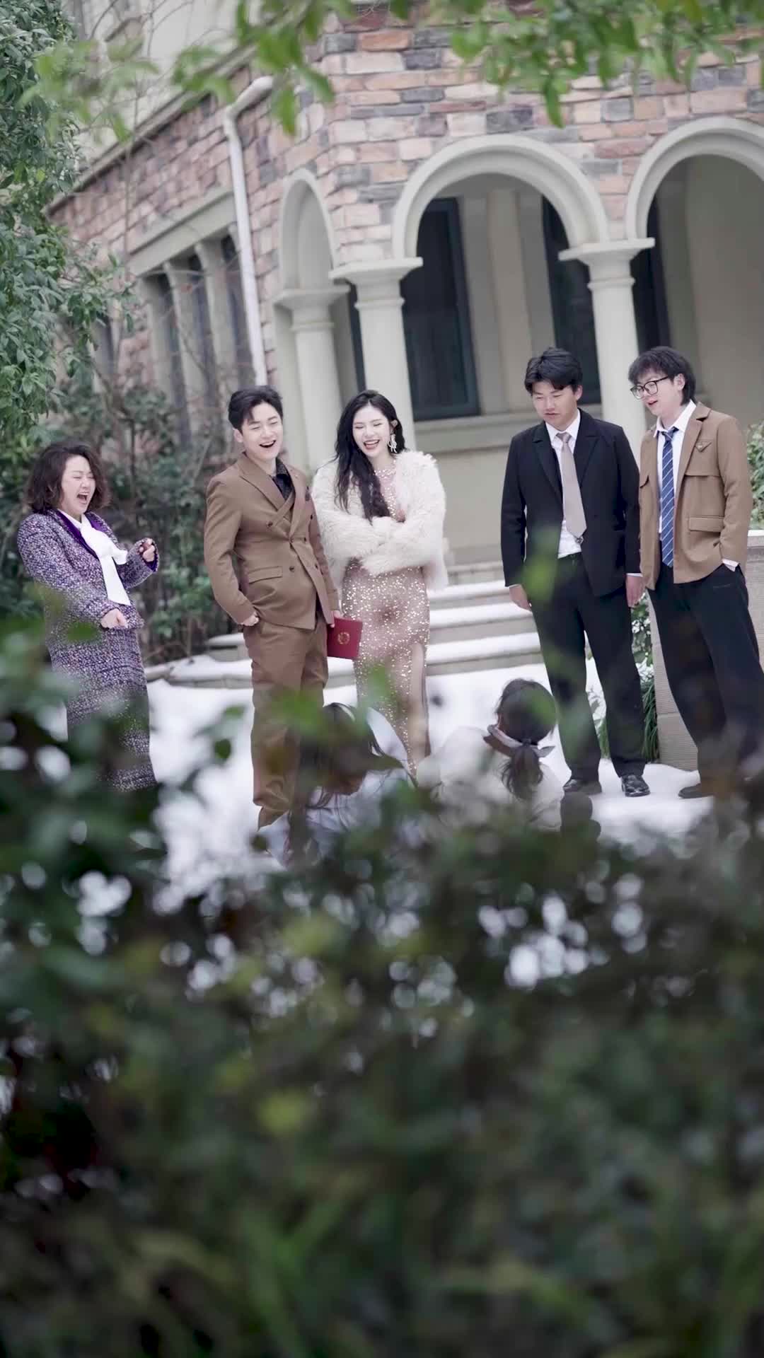 หลังจากทิ้งผู้ชายเหี้ยๆ พี่ชายที่รวยสุดสามคนมาพาฉันกลับบ้าน EP.5