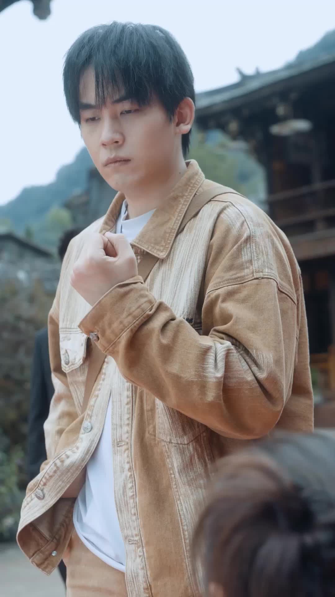 神医下山，未婚妻闺蜜倒追我 EP.10