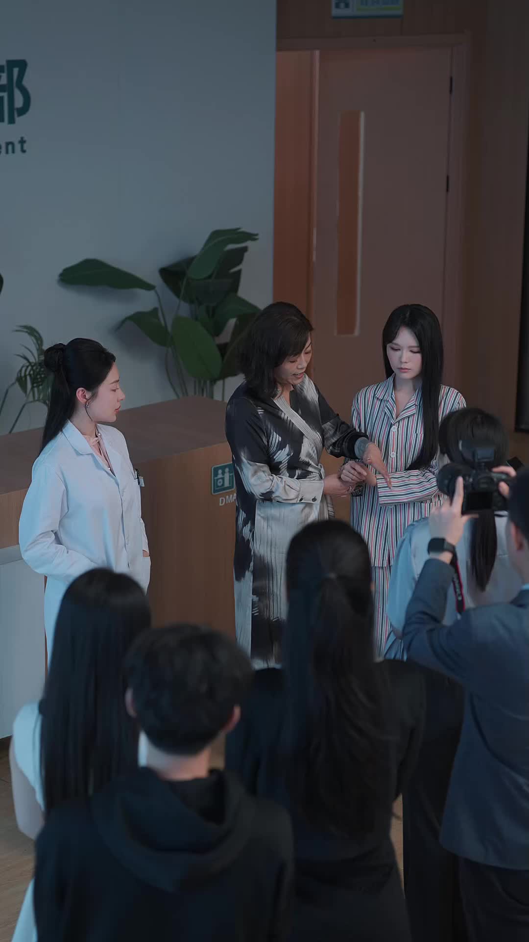 Istri Miliarder di Balik Bayang EP.69