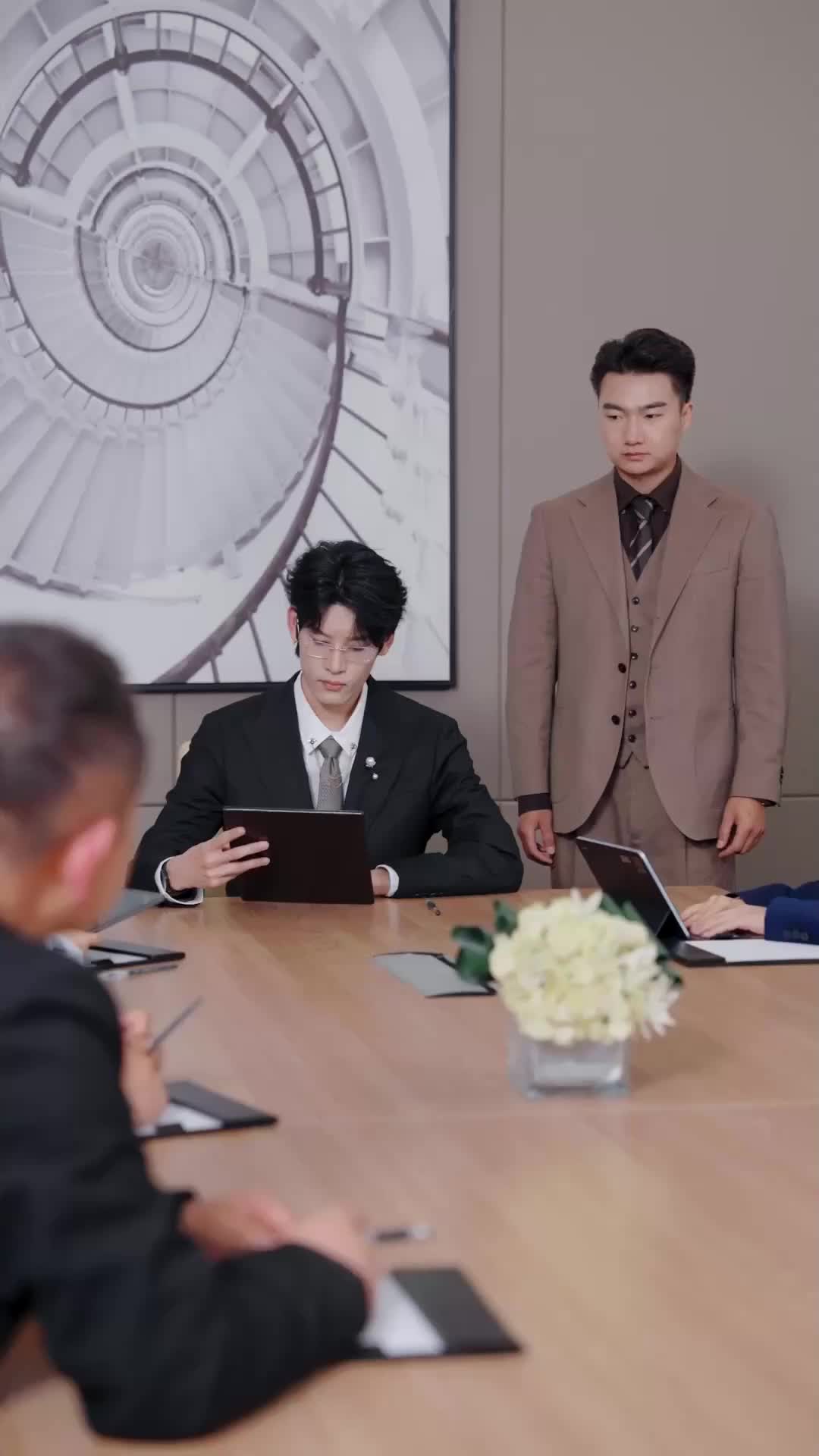 세 오빠가 보낸 열 명의 남자 모델 EP.1