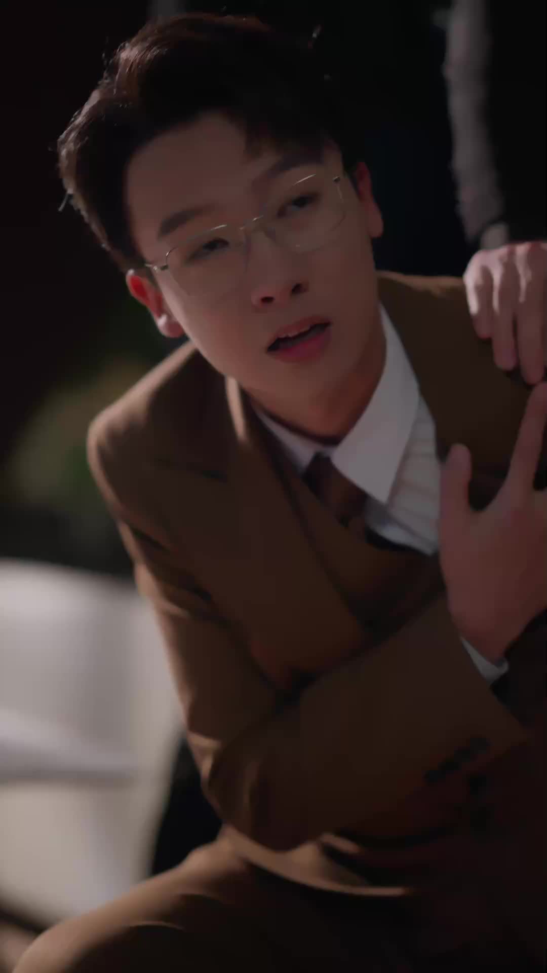 Dari Suami Palsu ke CEO-ku EP.9